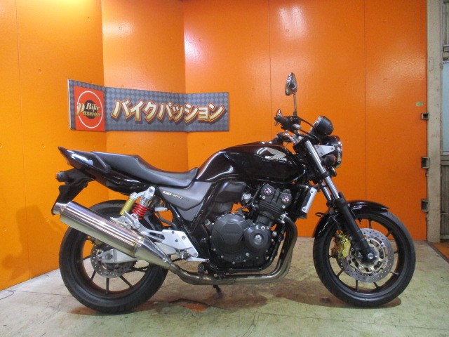 横から見てもこの通り状態グッド！外装もエンジンもタンクもこの通りとっても状態グッドな一台がこの価格！